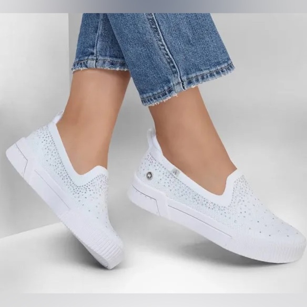 NWT Women's White Skechers Rhinestone Sneakers 7.5